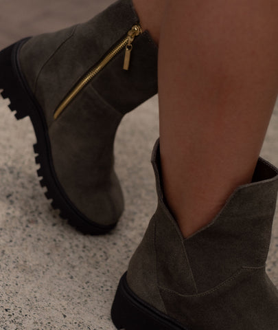 Botín de cuero Cyra verde – Estilo natural y confort artesanal