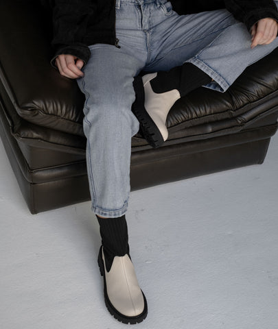 Botín Roma blanco y negro – Cuero genuino con estilo urbano