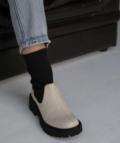 Botín Roma blanco y negro – Cuero genuino con estilo urbano