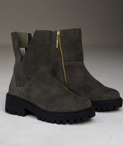 Botín de cuero Cyra verde – Estilo natural y confort artesanal