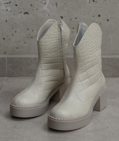 Botín Montana en Cuero Talco (Blanco hueso) con Estilo Texano