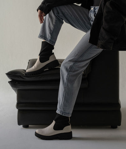 Botín Roma blanco y negro – Cuero genuino con estilo urbano