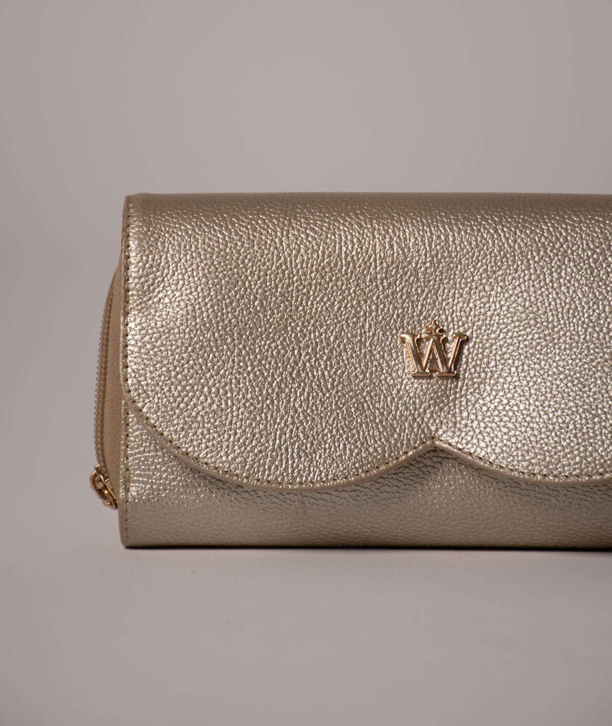 Porta Celular Gaia Oro | Manos libres pequeño en cuero