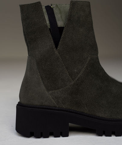 Botín de cuero Cyra verde – Estilo natural y confort artesanal