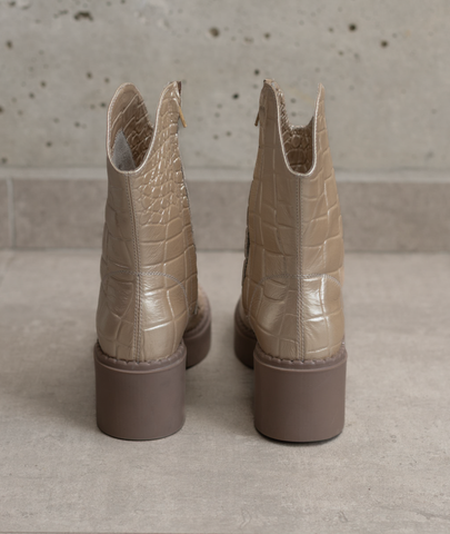 Botín Montana en Dorado con Estilo Texano