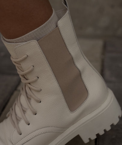 Botas de cuero Aura marfil – Elegancia atemporal en cuero genuino