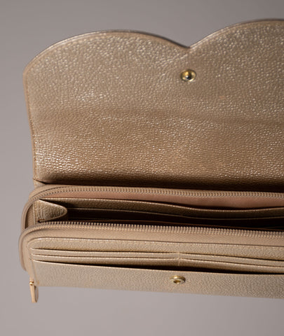 Porta Celular Gaia Oro | Manos libres pequeño en cuero