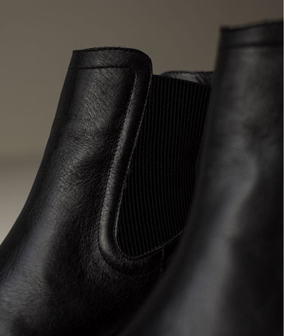 Botín Nova negro – Botín en cuero negro con estilo chelsea