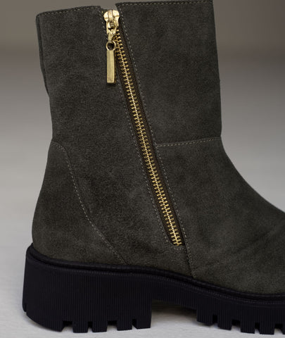 Botín de cuero Cyra verde – Estilo natural y confort artesanal