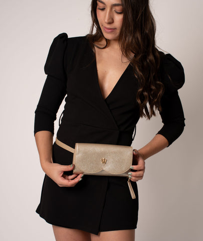 Porta Celular Gaia Oro | Manos libres pequeño en cuero