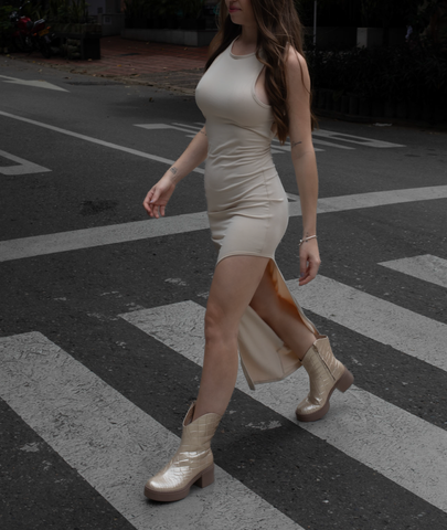 Botín Montana en Dorado con Estilo Texano