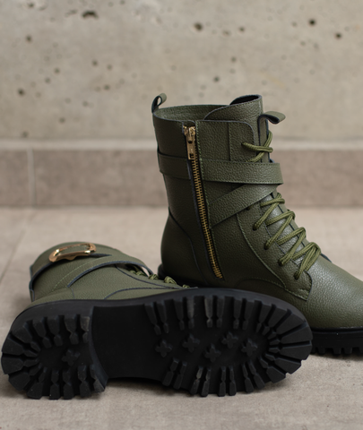 Botín Sienna Verde con Estilo Militar