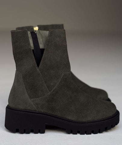 Botín de cuero Cyra verde – Estilo natural y confort artesanal