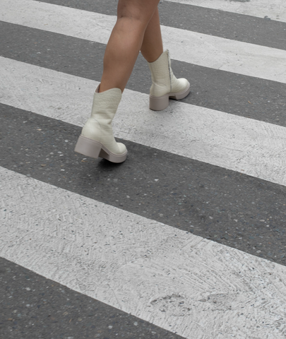 Botín Montana en Cuero Talco (Blanco hueso) con Estilo Texano