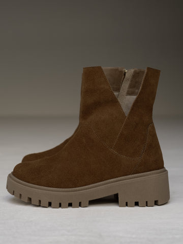 botines-carnaza-gamuza-miel--planas- mujer-cuero-mowma-2