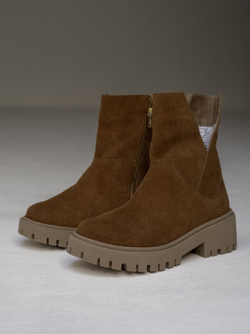 botines-carnaza-gamuza-miel--planas- mujer-cuero-mowma-1