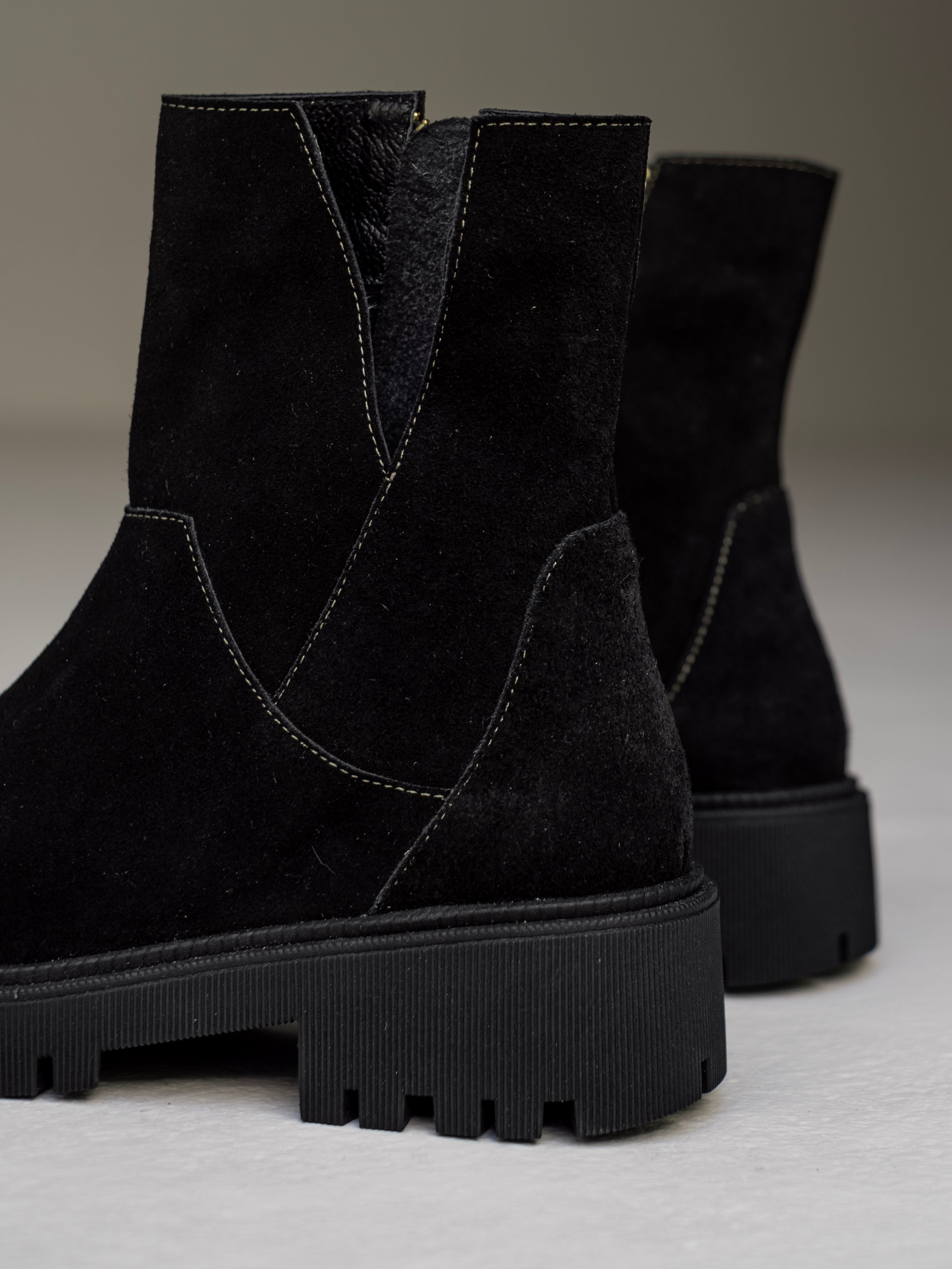 botines-carnaza-gamuza-negro-planos- mujer-cuero-mowma-3