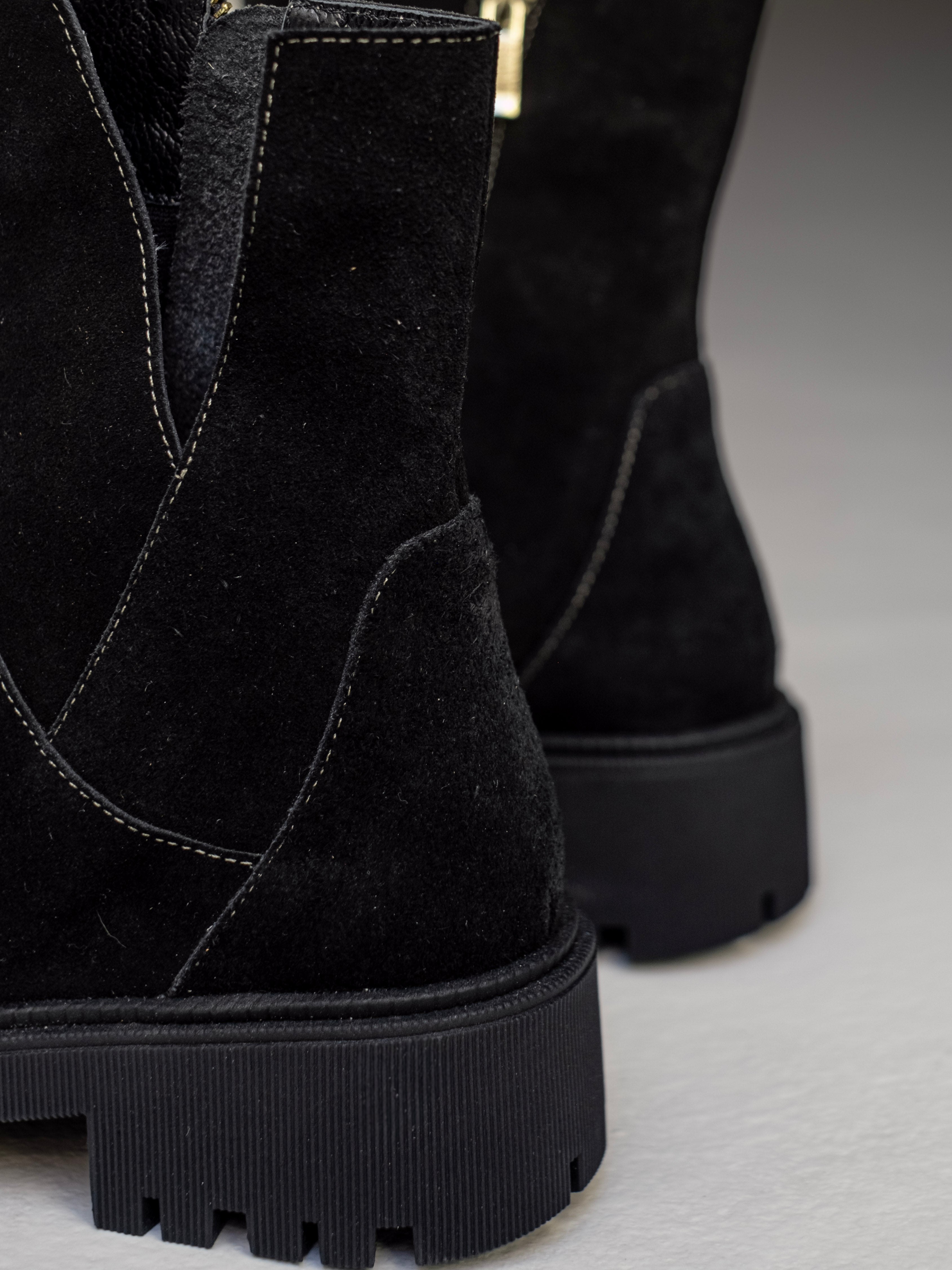 botines-carnaza-gamuza-negro-planos- mujer-cuero-mowma-4