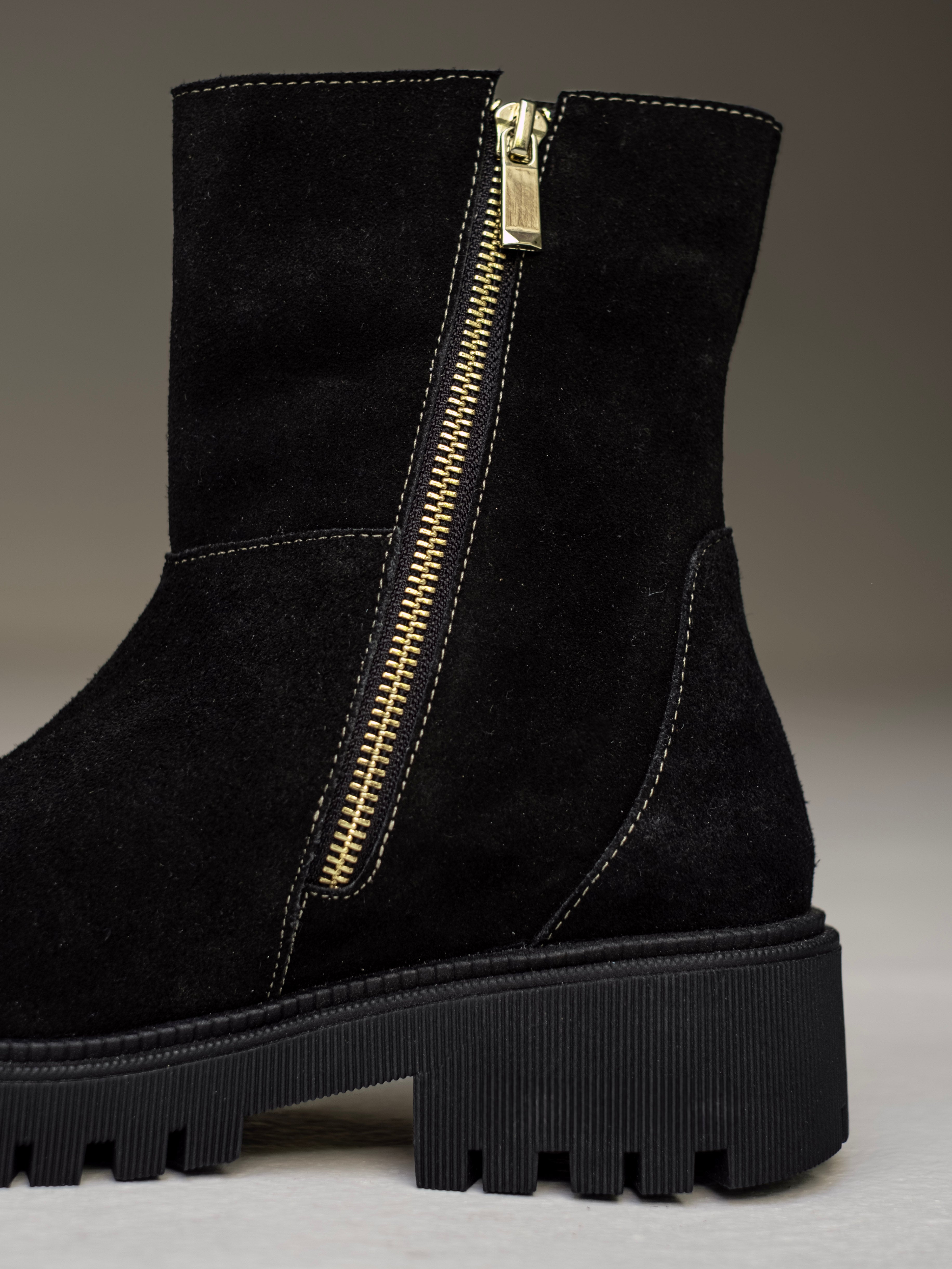 botines-carnaza-gamuza-negro-planos- mujer-cuero-mowma-5