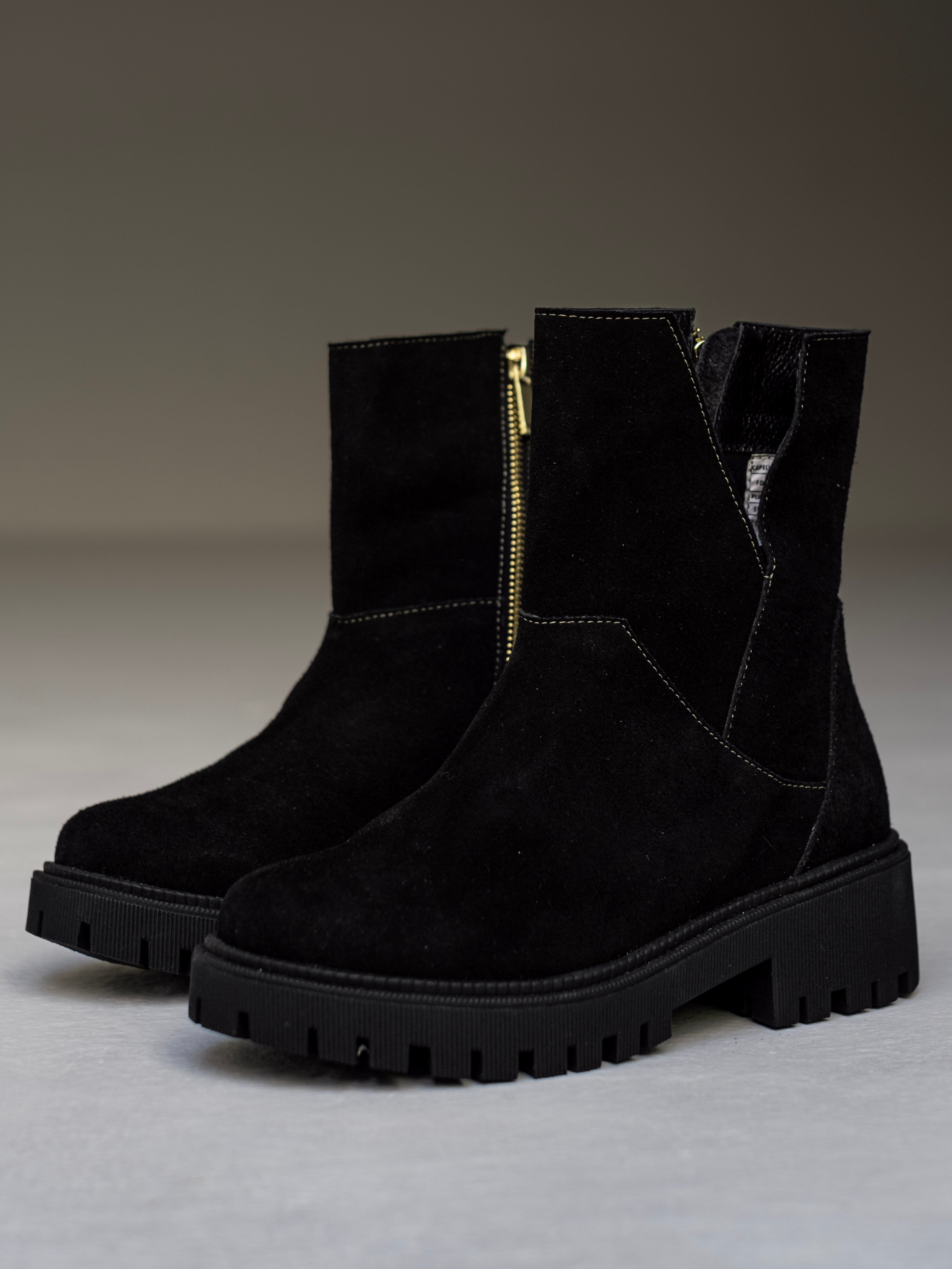 botines-carnaza-gamuza-negro-planos- mujer-cuero-mowma-1
