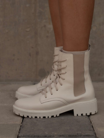 Botas de cuero Aura marfil – Elegancia atemporal en cuero genuino
