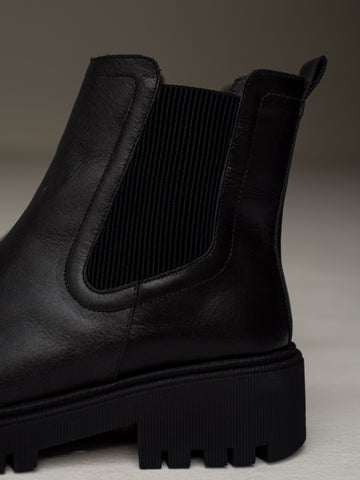 botas-negras-chelsea-resorte-planas- mujer-cuero-mowma-3