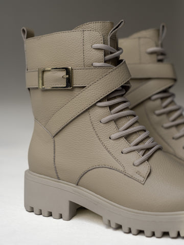 botines-beige-claros-militares-mujer-cordones-cuero-mowma-1