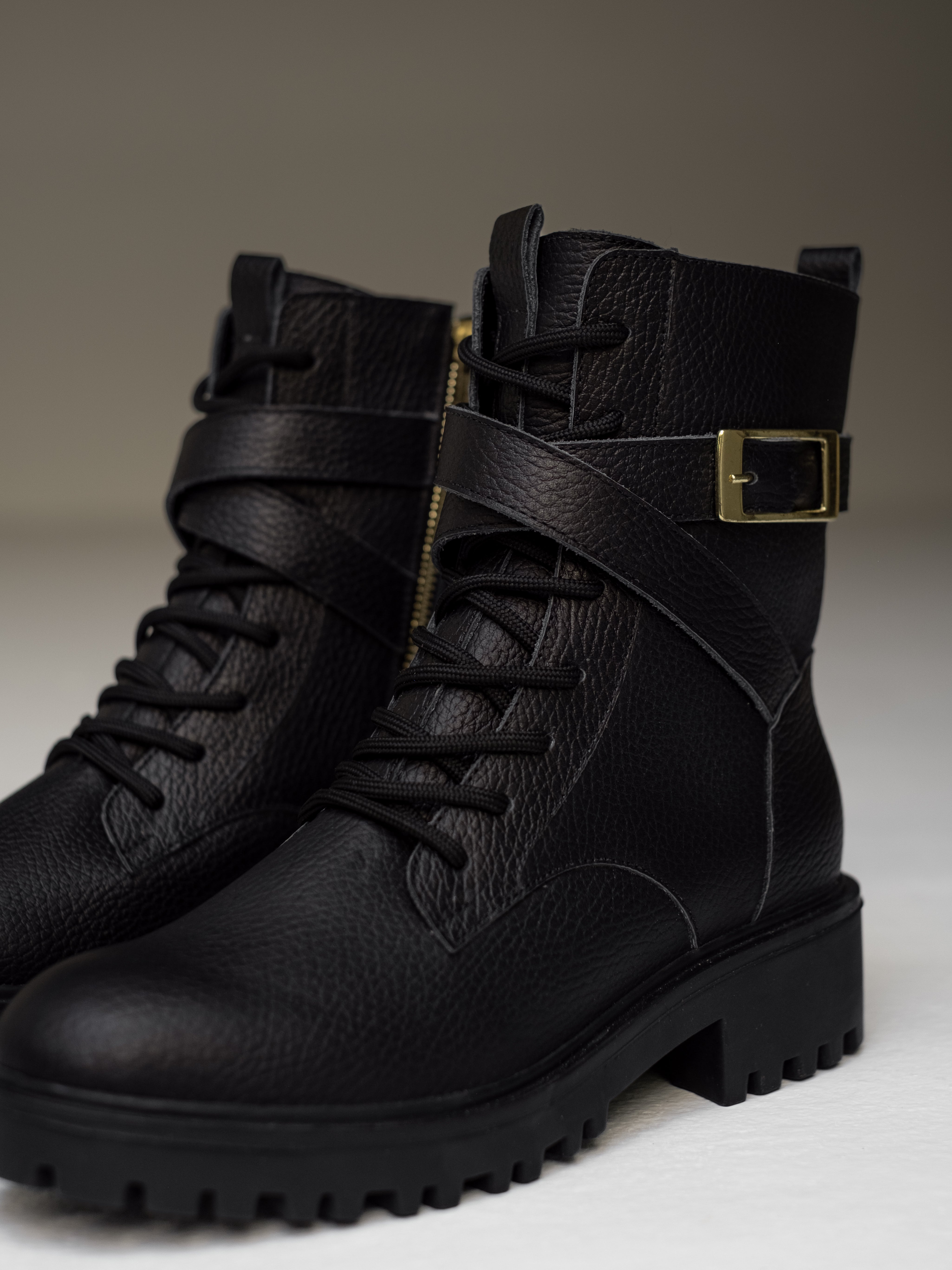 botines-negro-militares-mujer-cordones-cuero-mowma-4